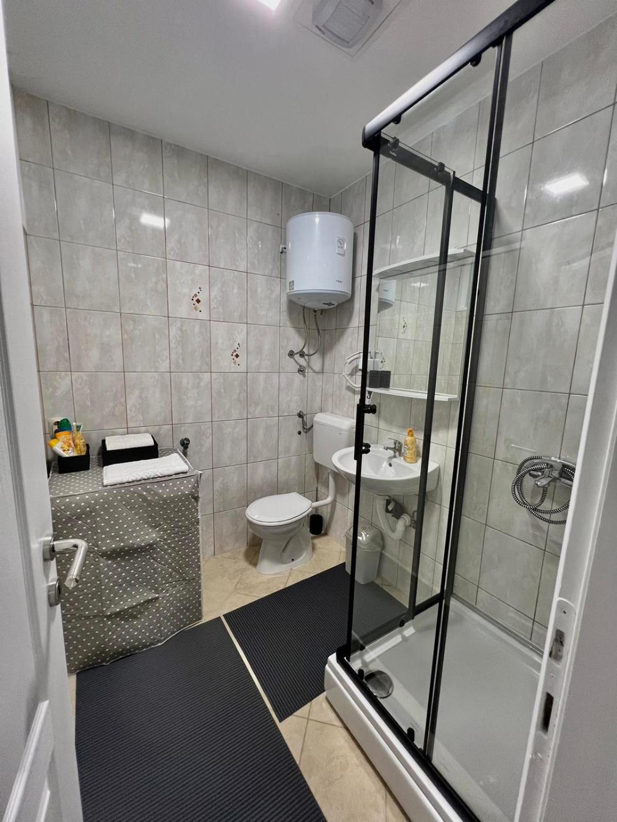 New Luxe Apartments โมสตาร์ ภายนอก รูปภาพ